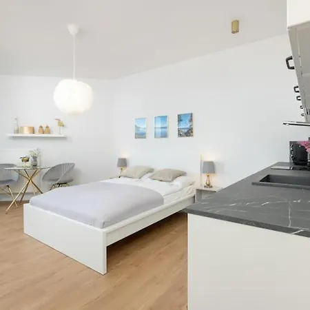 Lägenhet Beachfront Apartment, Sauna, Swimming Pool Pobierowo