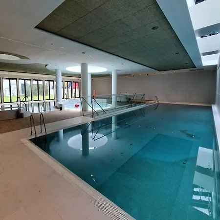 Beachfront Apartment, Sauna, Swimming Pool Lägenhet