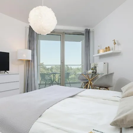 Lägenhet Beachfront Apartment, Sauna, Swimming Pool