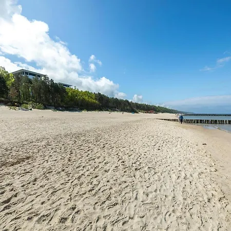 Beachfront Apartment, Sauna, Swimming Pool Lägenhet