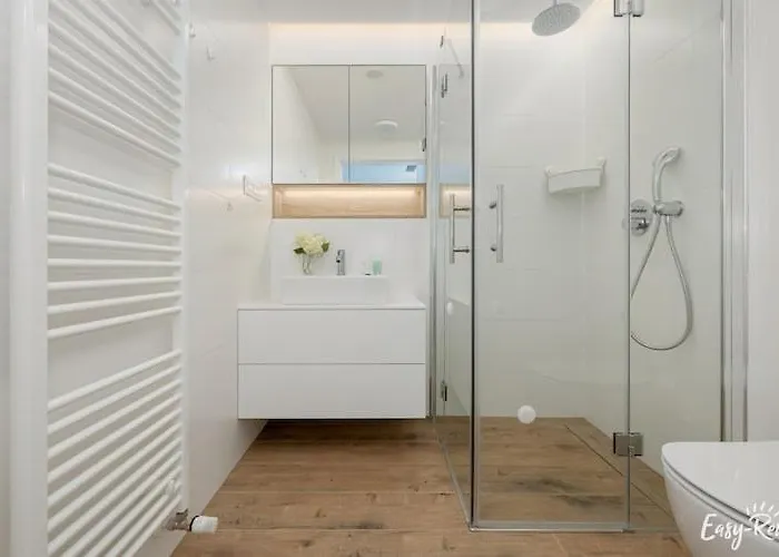 Beachfront Holiday Apartment, Sauna, Swimming Pool Appartement