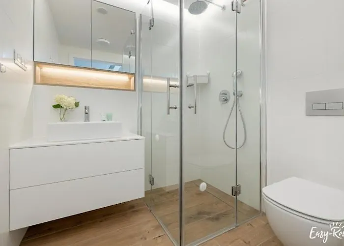 Appartement Beachfront Holiday Apartment, Sauna, Swimming Pool *